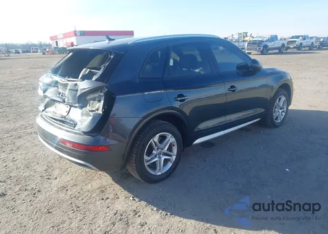 2018 Audi Q5 2.0T Premium/2.0T Tech Premium z USA, uszkodzony, nr VIN WA1ANAFY8J2043896